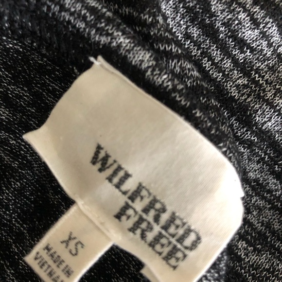 Aritzia Wilfred free  bodycon midi skirt w/ slit - Picture 2 of 2